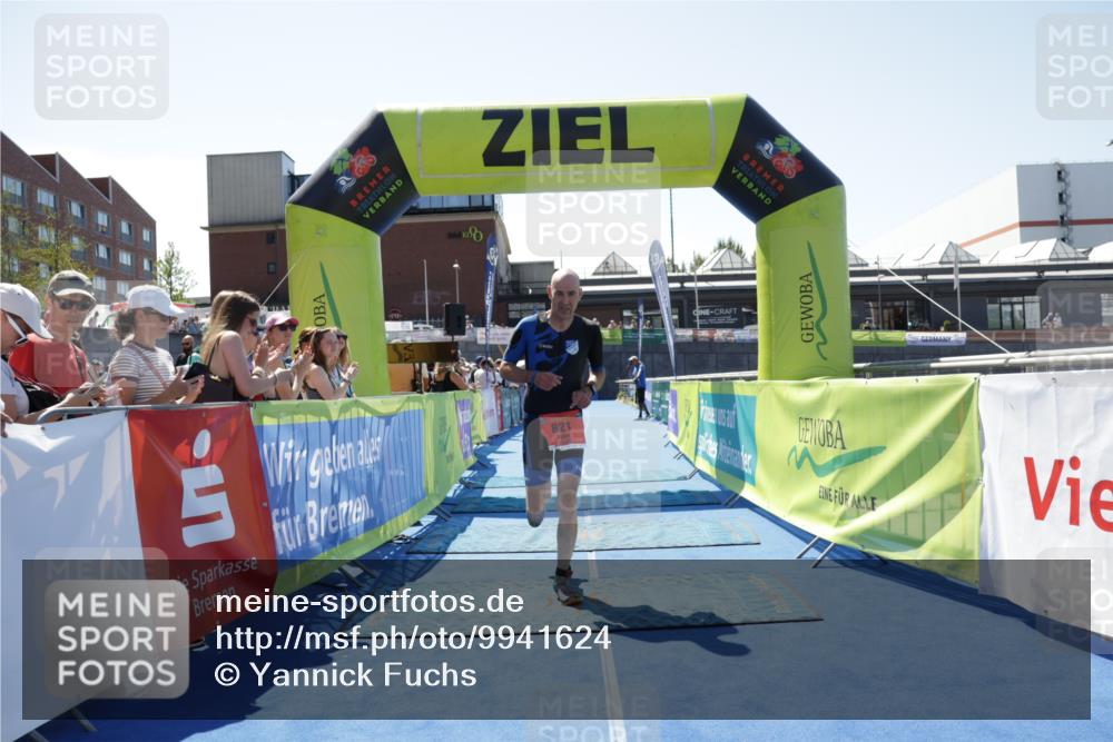 09.08.2026 - GEWOBA Citytriathlon Bremen Yannick Fuchs http://msf.ph/oto/9941624 09.08.2026 13:59:39 Ziel 821 meine-sportfotos.de