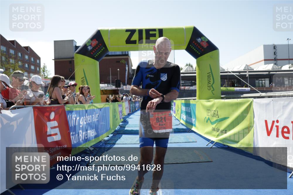 09.08.2026 - GEWOBA Citytriathlon Bremen Yannick Fuchs http://msf.ph/oto/9941628 09.08.2026 13:59:40 Ziel 821 meine-sportfotos.de