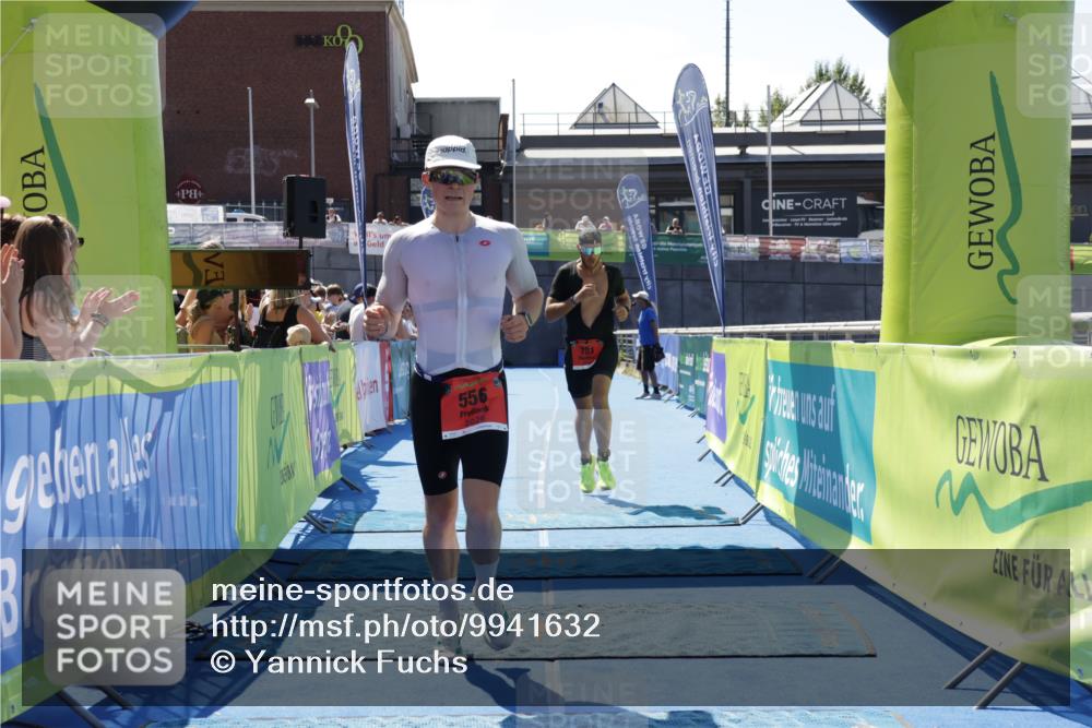 09.08.2026 - GEWOBA Citytriathlon Bremen Yannick Fuchs http://msf.ph/oto/9941632 09.08.2026 14:00:04 Ziel 556, 701 meine-sportfotos.de