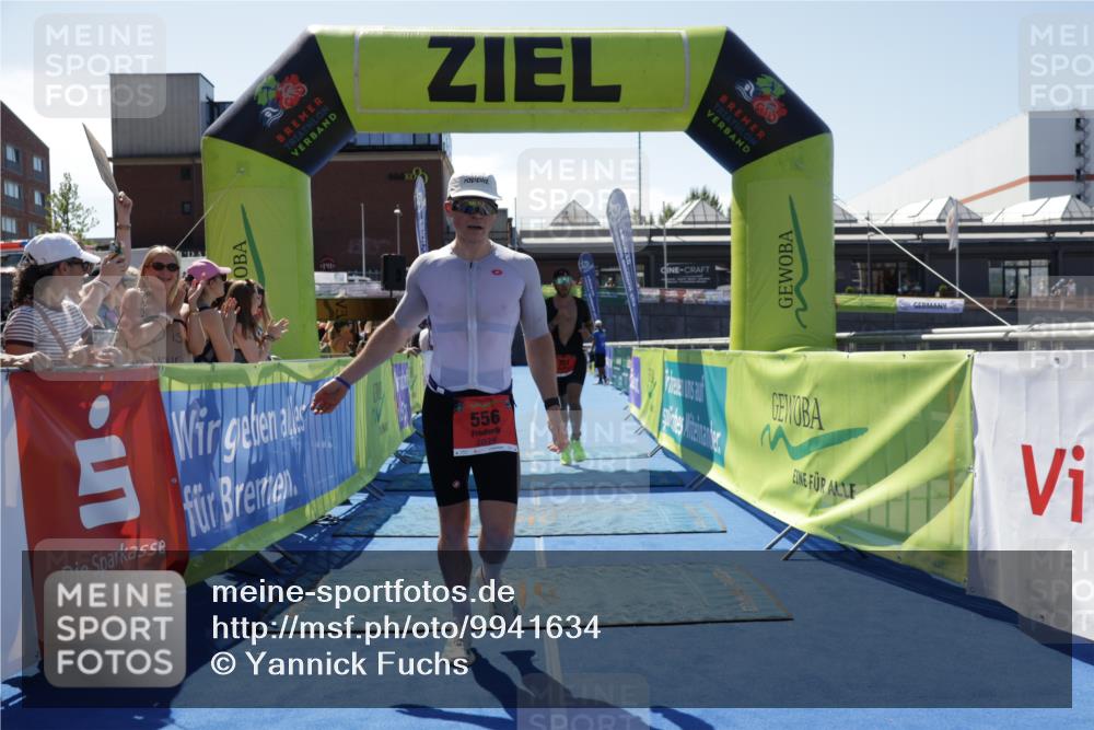 09.08.2026 - GEWOBA Citytriathlon Bremen Yannick Fuchs http://msf.ph/oto/9941634 09.08.2026 14:00:05 Ziel 556, 701 meine-sportfotos.de