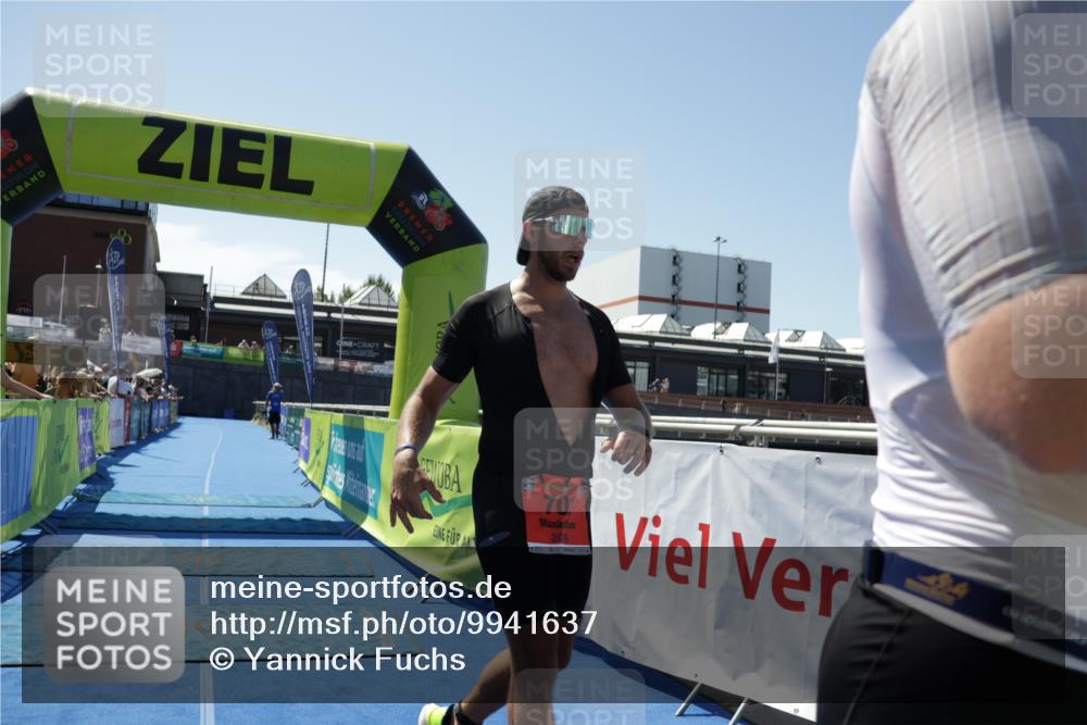 09.08.2026 - GEWOBA Citytriathlon Bremen Yannick Fuchs http://msf.ph/oto/9941637 09.08.2026 14:00:08 Ziel 701 meine-sportfotos.de
