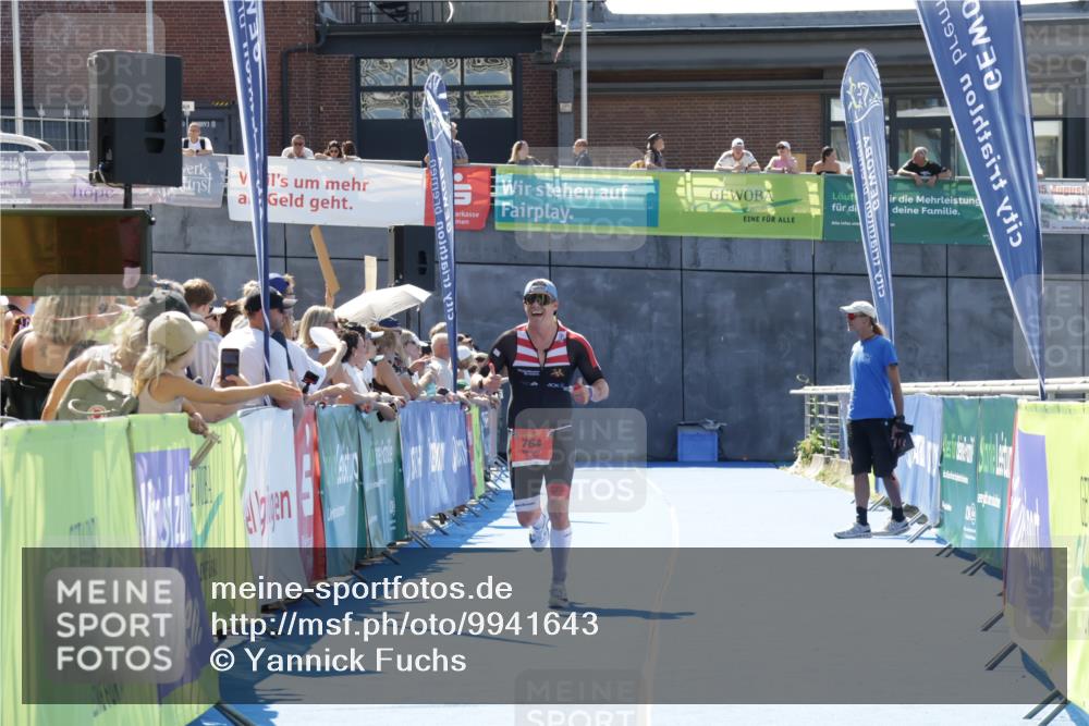 09.08.2026 - GEWOBA Citytriathlon Bremen Yannick Fuchs http://msf.ph/oto/9941643 09.08.2026 14:00:28 Ziel 764 meine-sportfotos.de