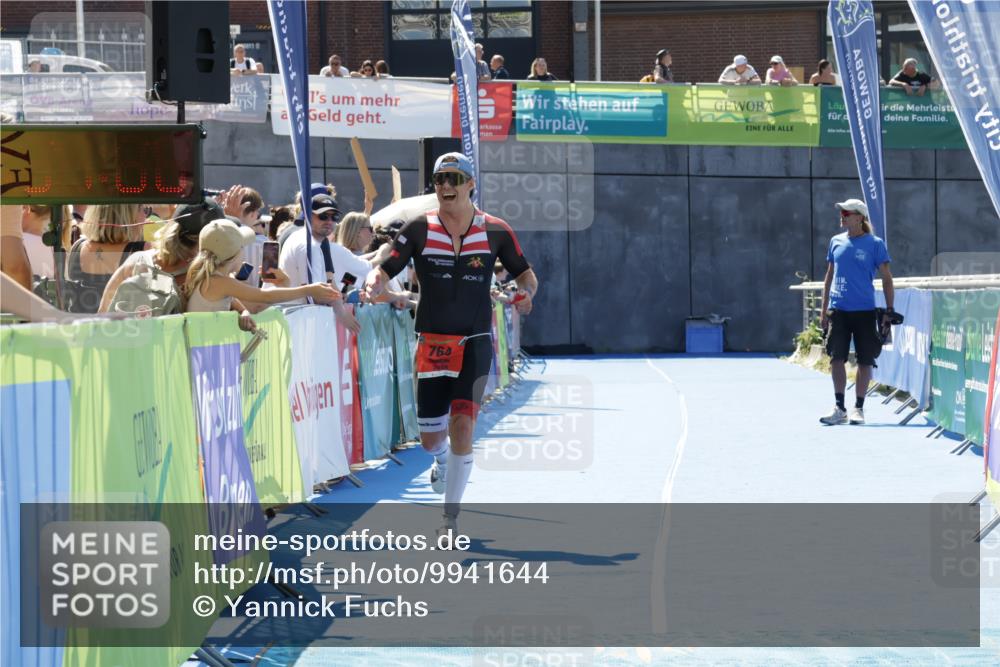 09.08.2026 - GEWOBA Citytriathlon Bremen Yannick Fuchs http://msf.ph/oto/9941644 09.08.2026 14:00:29 Ziel 764 meine-sportfotos.de