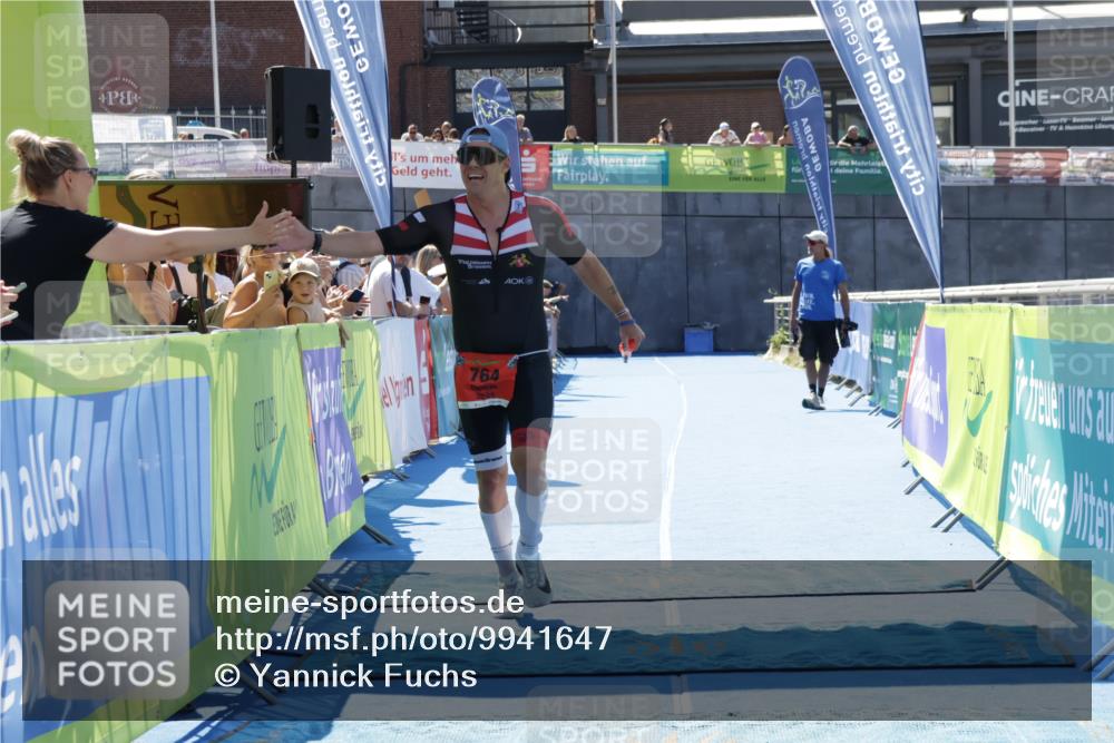09.08.2026 - GEWOBA Citytriathlon Bremen Yannick Fuchs http://msf.ph/oto/9941647 09.08.2026 14:00:31 Ziel 764 meine-sportfotos.de