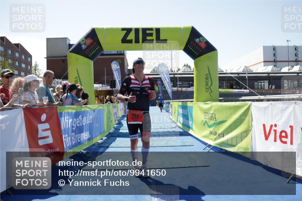 09.08.2026 - GEWOBA Citytriathlon Bremen Yannick Fuchs http://msf.ph/oto/9941650 09.08.2026 14:00:33 Ziel 764 meine-sportfotos.de