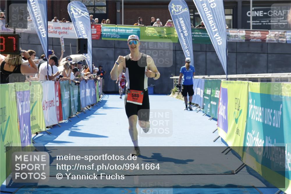 09.08.2026 - GEWOBA Citytriathlon Bremen Yannick Fuchs http://msf.ph/oto/9941664 09.08.2026 14:01:00 Ziel 588 meine-sportfotos.de