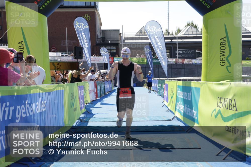 09.08.2026 - GEWOBA Citytriathlon Bremen Yannick Fuchs http://msf.ph/oto/9941668 09.08.2026 14:01:02 Ziel 588 meine-sportfotos.de