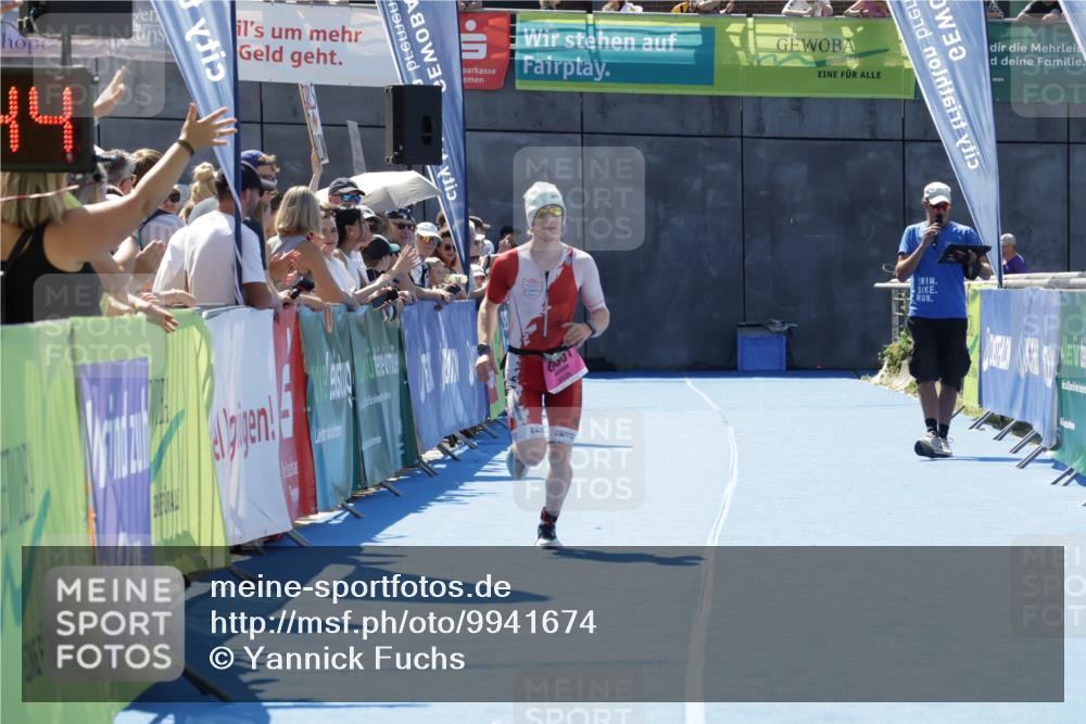 09.08.2026 - GEWOBA Citytriathlon Bremen Yannick Fuchs http://msf.ph/oto/9941674 09.08.2026 14:01:07 Ziel 1001, 1001 meine-sportfotos.de