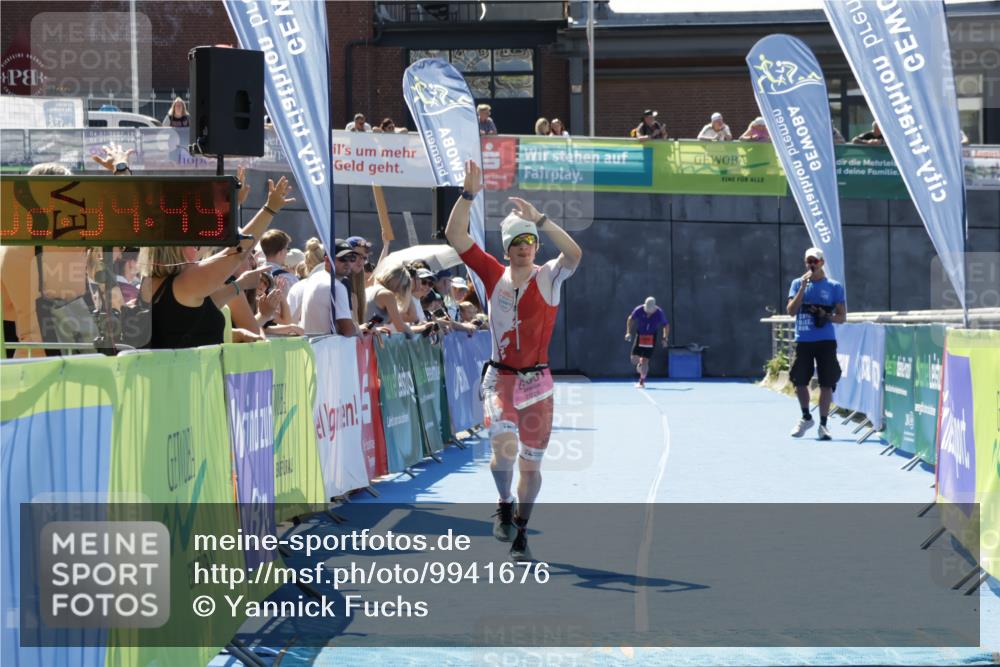 09.08.2026 - GEWOBA Citytriathlon Bremen Yannick Fuchs http://msf.ph/oto/9941676 09.08.2026 14:01:08 Ziel 1001, 1001 meine-sportfotos.de