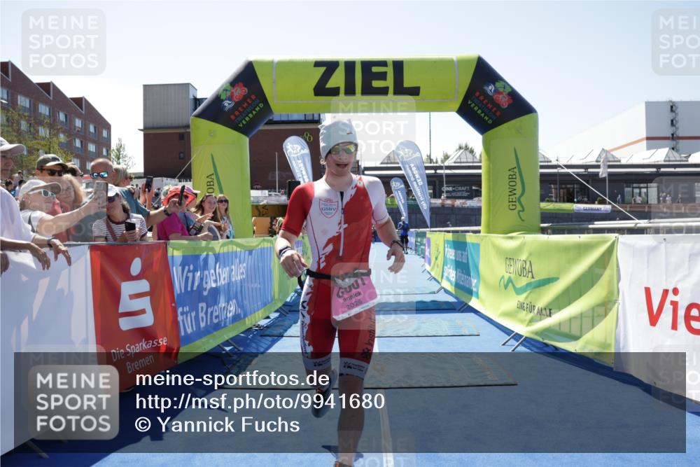 09.08.2026 - GEWOBA Citytriathlon Bremen Yannick Fuchs http://msf.ph/oto/9941680 09.08.2026 14:01:11 Ziel 1001, 1001 meine-sportfotos.de