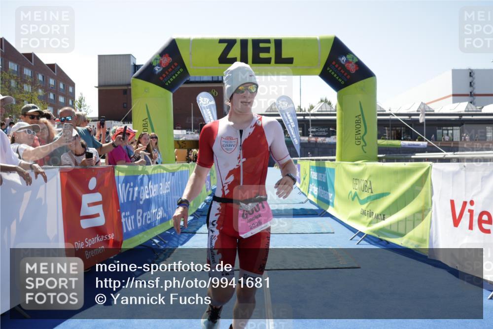 09.08.2026 - GEWOBA Citytriathlon Bremen Yannick Fuchs http://msf.ph/oto/9941681 09.08.2026 14:01:12 Ziel 674, 1001, 1001 meine-sportfotos.de
