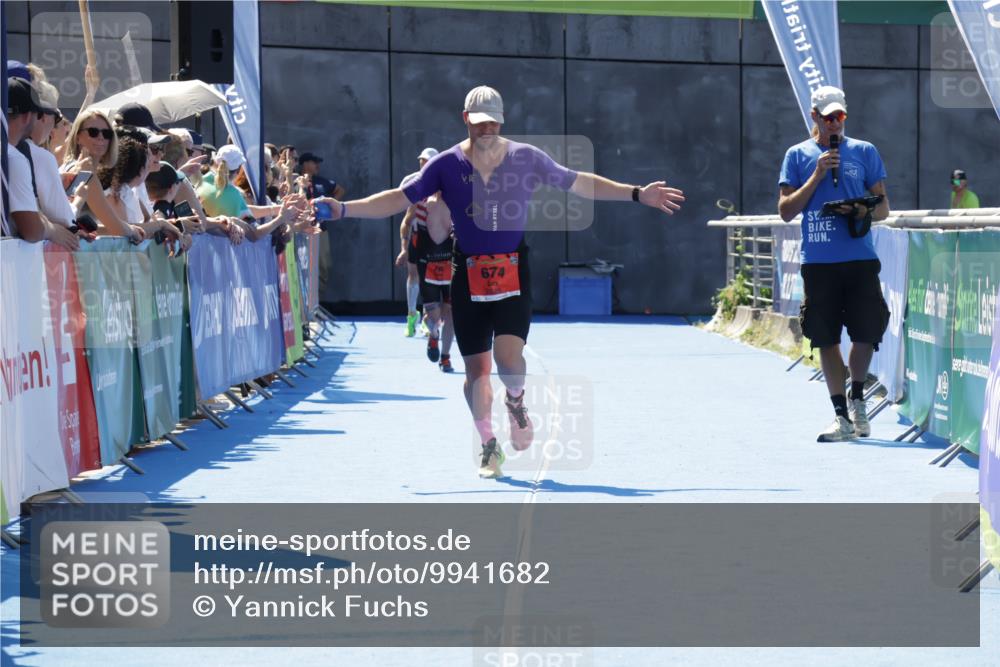 09.08.2026 - GEWOBA Citytriathlon Bremen Yannick Fuchs http://msf.ph/oto/9941682 09.08.2026 14:01:15 Ziel 674 meine-sportfotos.de