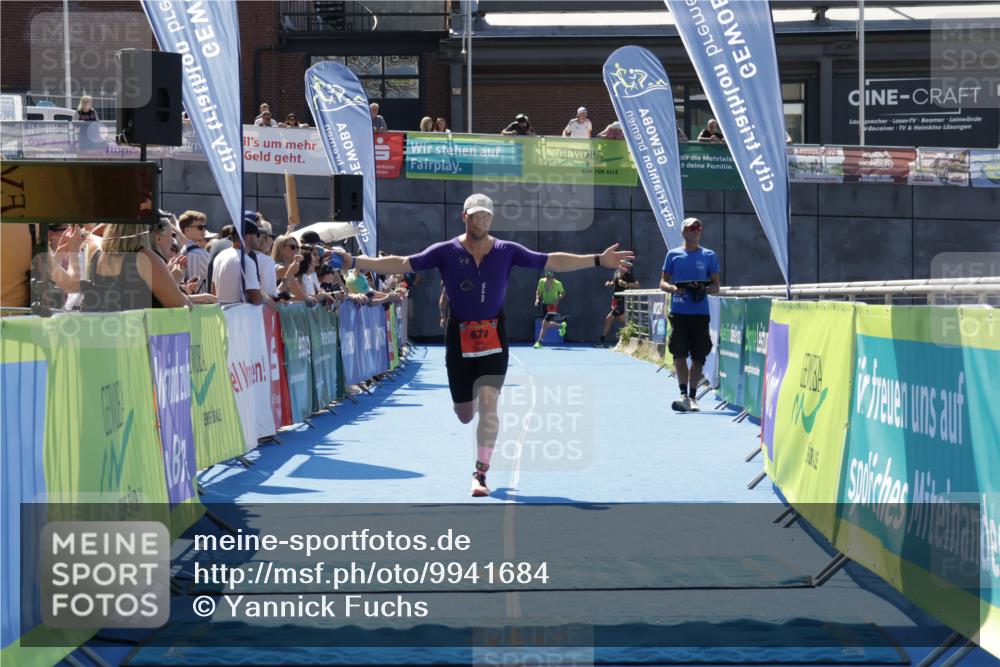 09.08.2026 - GEWOBA Citytriathlon Bremen Yannick Fuchs http://msf.ph/oto/9941684 09.08.2026 14:01:16 Ziel 674 meine-sportfotos.de