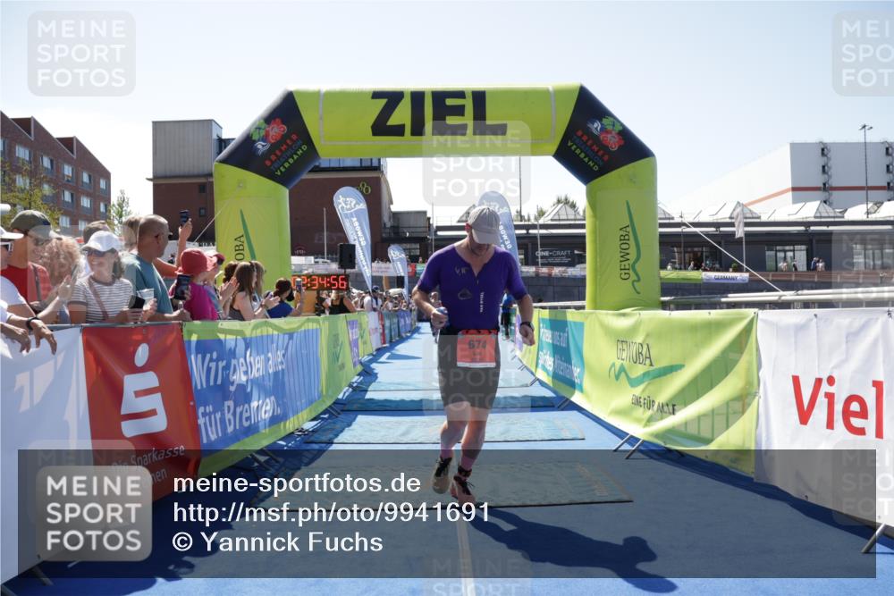 09.08.2026 - GEWOBA Citytriathlon Bremen Yannick Fuchs http://msf.ph/oto/9941691 09.08.2026 14:01:19 Ziel 674, 761 meine-sportfotos.de
