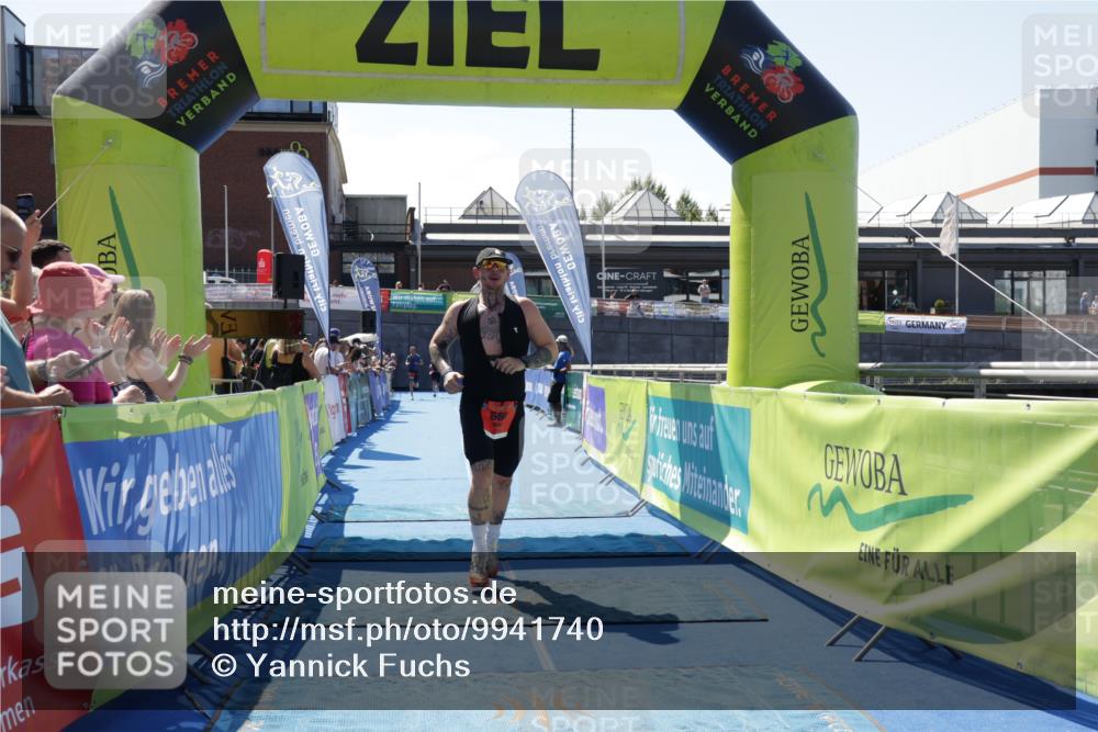 09.08.2026 - GEWOBA Citytriathlon Bremen Yannick Fuchs http://msf.ph/oto/9941740 09.08.2026 14:01:56 Ziel 666 meine-sportfotos.de