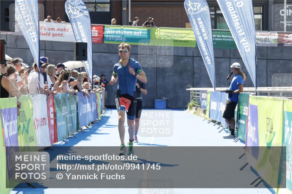 09.08.2026 - GEWOBA Citytriathlon Bremen Yannick Fuchs http://msf.ph/oto/9941745 09.08.2026 14:02:02 Ziel 624, 979 meine-sportfotos.de