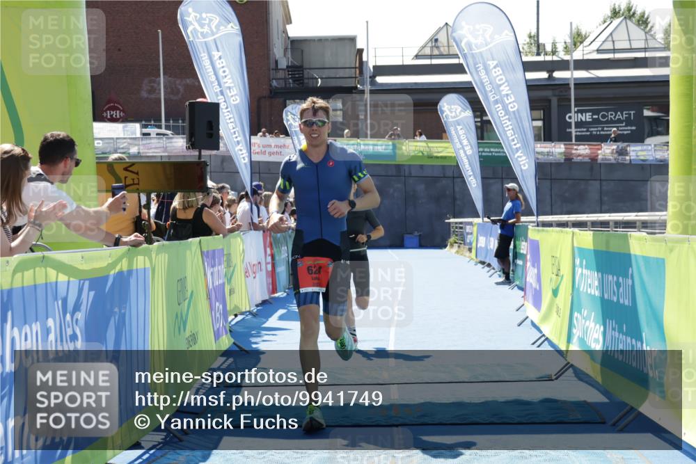 09.08.2026 - GEWOBA Citytriathlon Bremen Yannick Fuchs http://msf.ph/oto/9941749 09.08.2026 14:02:04 Ziel 624, 979 meine-sportfotos.de