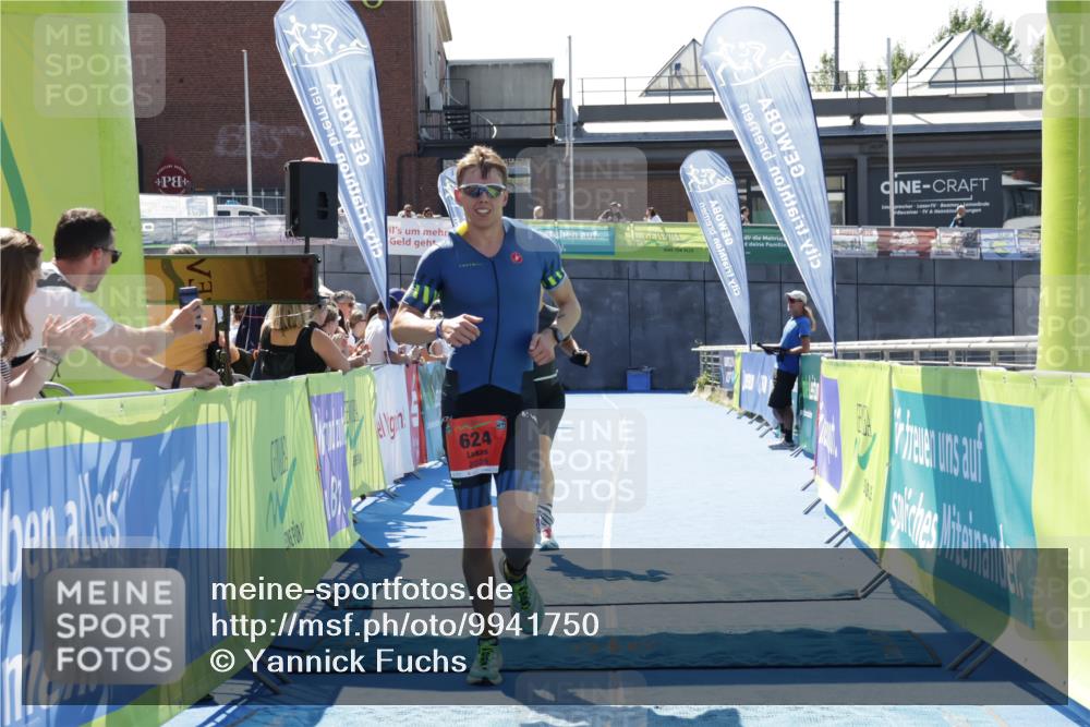 09.08.2026 - GEWOBA Citytriathlon Bremen Yannick Fuchs http://msf.ph/oto/9941750 09.08.2026 14:02:04 Ziel 624, 979 meine-sportfotos.de