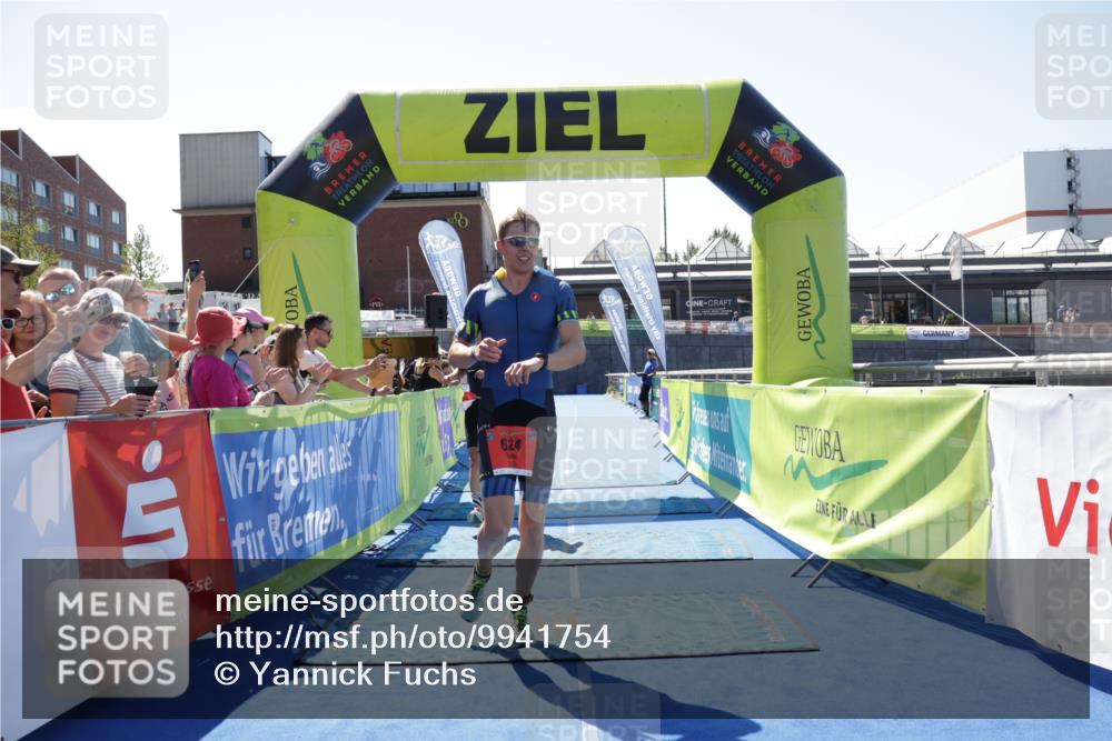 09.08.2026 - GEWOBA Citytriathlon Bremen Yannick Fuchs http://msf.ph/oto/9941754 09.08.2026 14:02:05 Ziel 624, 979 meine-sportfotos.de