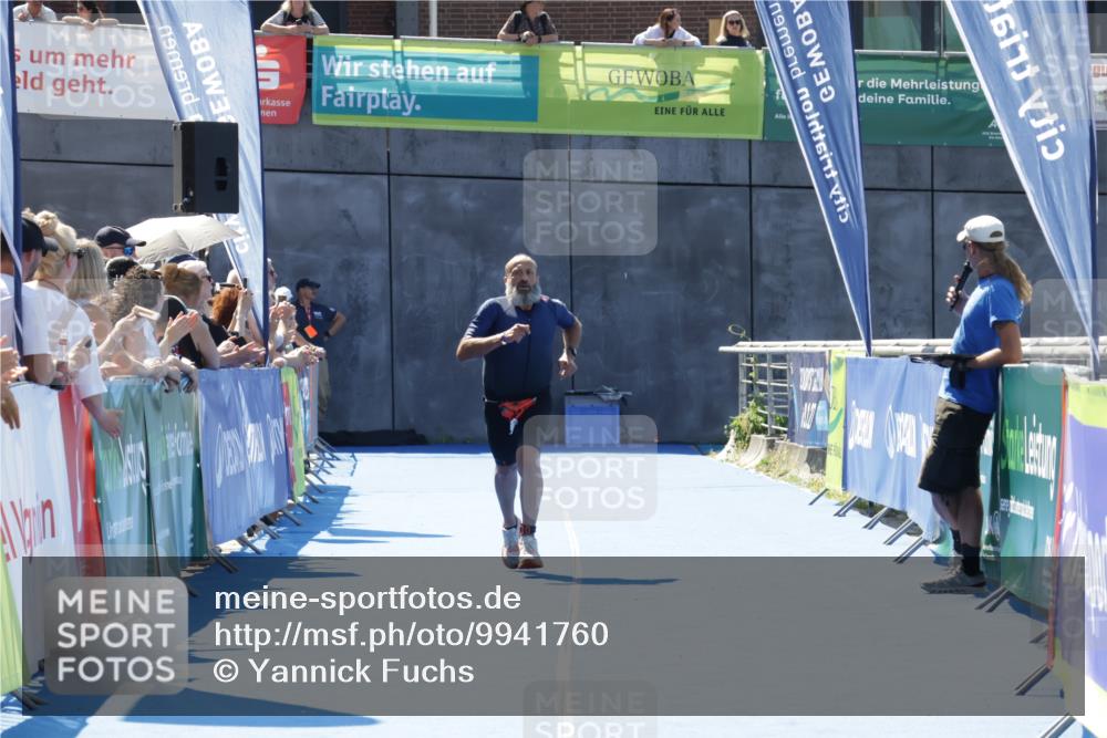 09.08.2026 - GEWOBA Citytriathlon Bremen Yannick Fuchs http://msf.ph/oto/9941760 09.08.2026 14:02:17 Ziel 819 meine-sportfotos.de