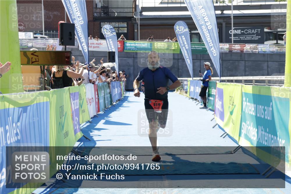 09.08.2026 - GEWOBA Citytriathlon Bremen Yannick Fuchs http://msf.ph/oto/9941765 09.08.2026 14:02:22 Ziel 819 meine-sportfotos.de