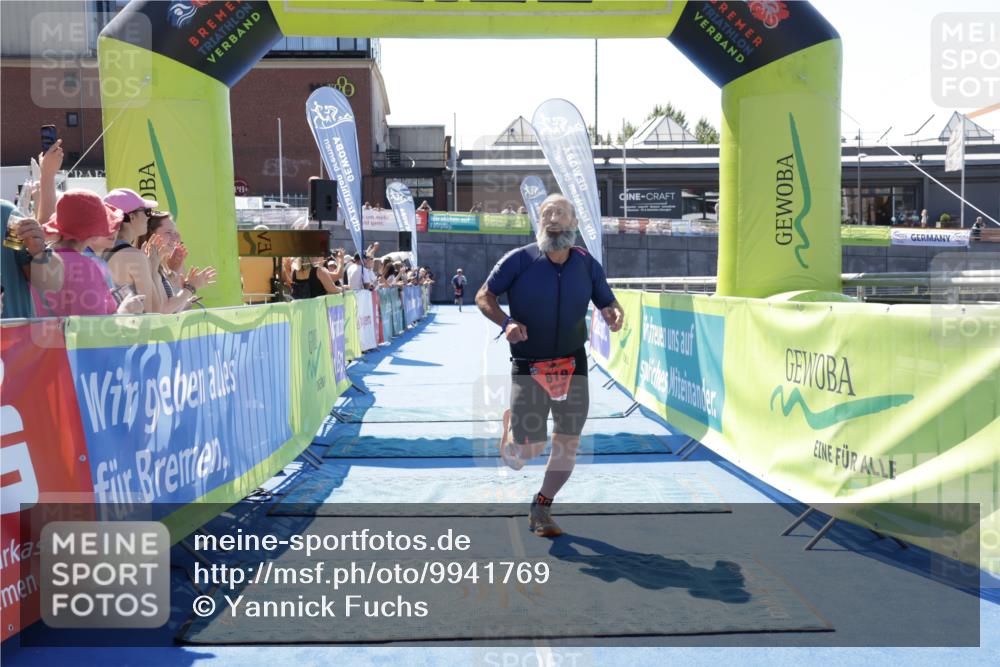 09.08.2026 - GEWOBA Citytriathlon Bremen Yannick Fuchs http://msf.ph/oto/9941769 09.08.2026 14:02:23 Ziel 819 meine-sportfotos.de