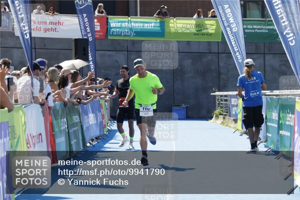 09.08.2026 - GEWOBA Citytriathlon Bremen Yannick Fuchs http://msf.ph/oto/9941790 09.08.2026 14:02:45 Ziel 1114 meine-sportfotos.de