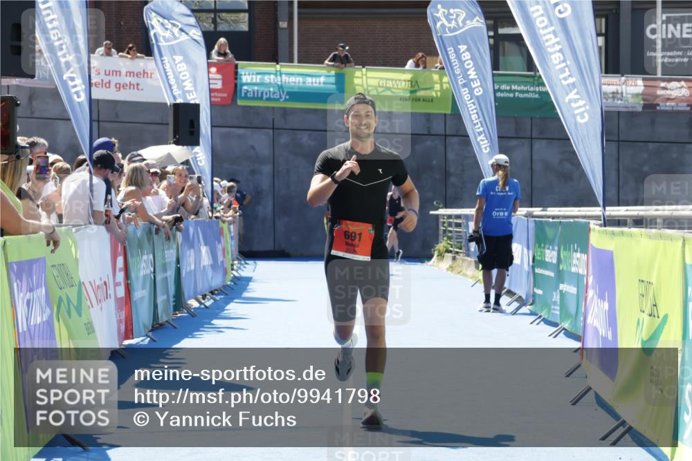 09.08.2026 - GEWOBA Citytriathlon Bremen Yannick Fuchs http://msf.ph/oto/9941798 09.08.2026 14:02:52 Ziel 691, 1114 meine-sportfotos.de
