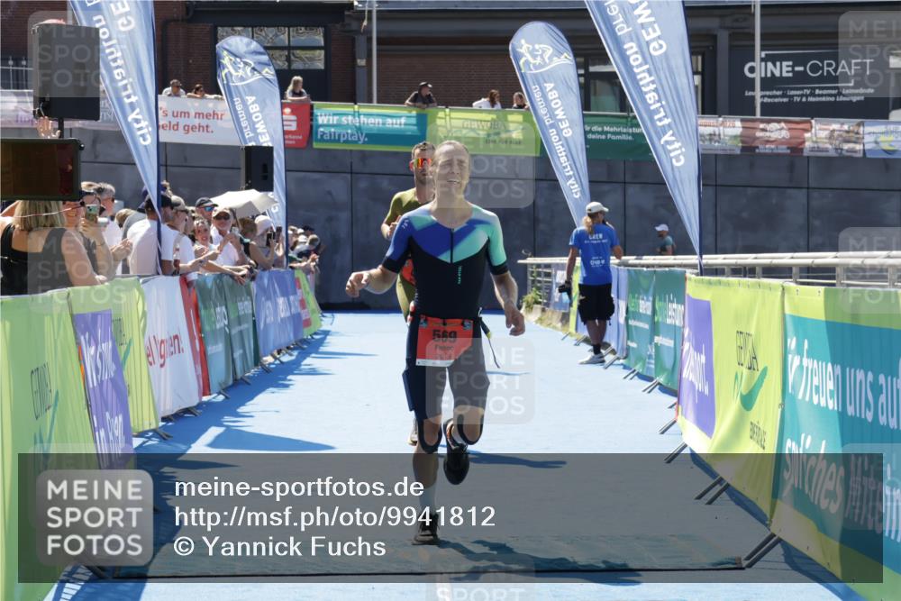 09.08.2026 - GEWOBA Citytriathlon Bremen Yannick Fuchs http://msf.ph/oto/9941812 09.08.2026 14:02:59 Ziel 569, 612, 849 meine-sportfotos.de