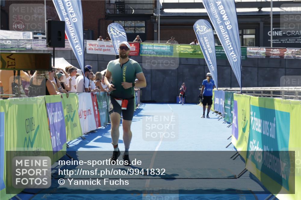 09.08.2026 - GEWOBA Citytriathlon Bremen Yannick Fuchs http://msf.ph/oto/9941832 09.08.2026 14:03:11 Ziel 651 meine-sportfotos.de