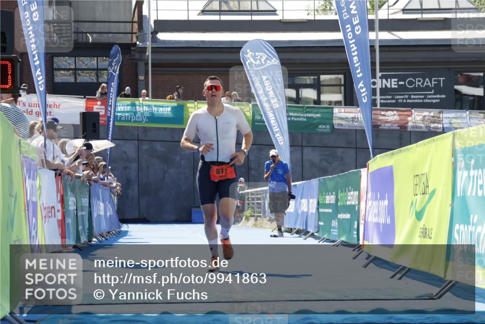09.08.2026 - GEWOBA Citytriathlon Bremen Yannick Fuchs http://msf.ph/oto/9941863 09.08.2026 14:05:12 Ziel 671 meine-sportfotos.de
