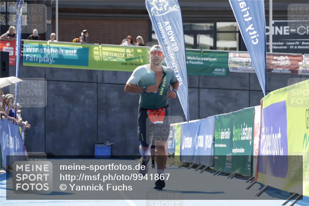 09.08.2026 - GEWOBA Citytriathlon Bremen Yannick Fuchs http://msf.ph/oto/9941867 09.08.2026 14:05:23 Ziel 712 meine-sportfotos.de