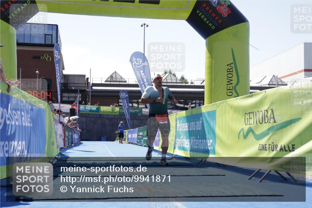 09.08.2026 - GEWOBA Citytriathlon Bremen Yannick Fuchs http://msf.ph/oto/9941871 09.08.2026 14:05:26 Ziel 712 meine-sportfotos.de