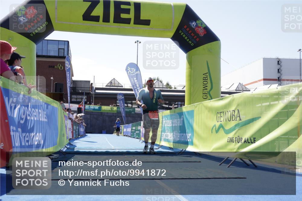 09.08.2026 - GEWOBA Citytriathlon Bremen Yannick Fuchs http://msf.ph/oto/9941872 09.08.2026 14:05:26 Ziel 712 meine-sportfotos.de