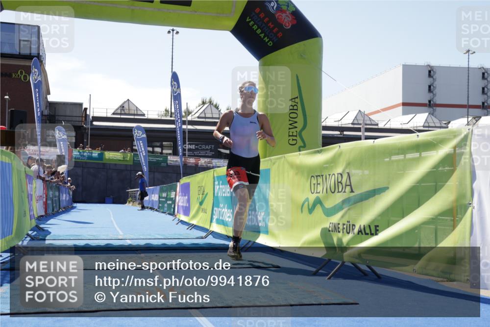 09.08.2026 - GEWOBA Citytriathlon Bremen Yannick Fuchs http://msf.ph/oto/9941876 09.08.2026 14:05:53 Ziel 983 meine-sportfotos.de