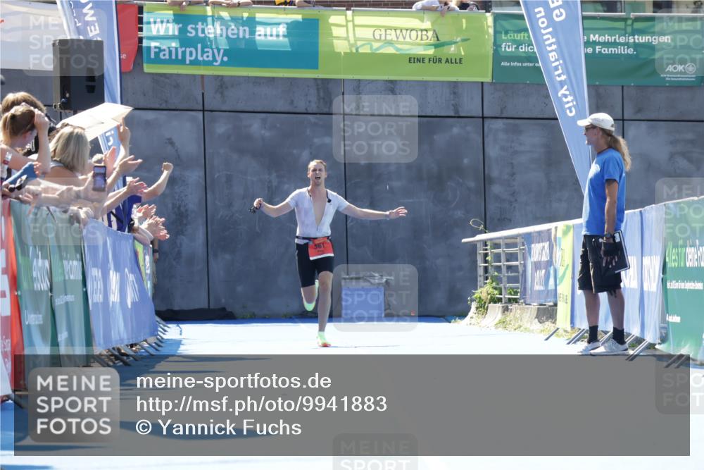 09.08.2026 - GEWOBA Citytriathlon Bremen Yannick Fuchs http://msf.ph/oto/9941883 09.08.2026 14:06:00 Ziel  meine-sportfotos.de
