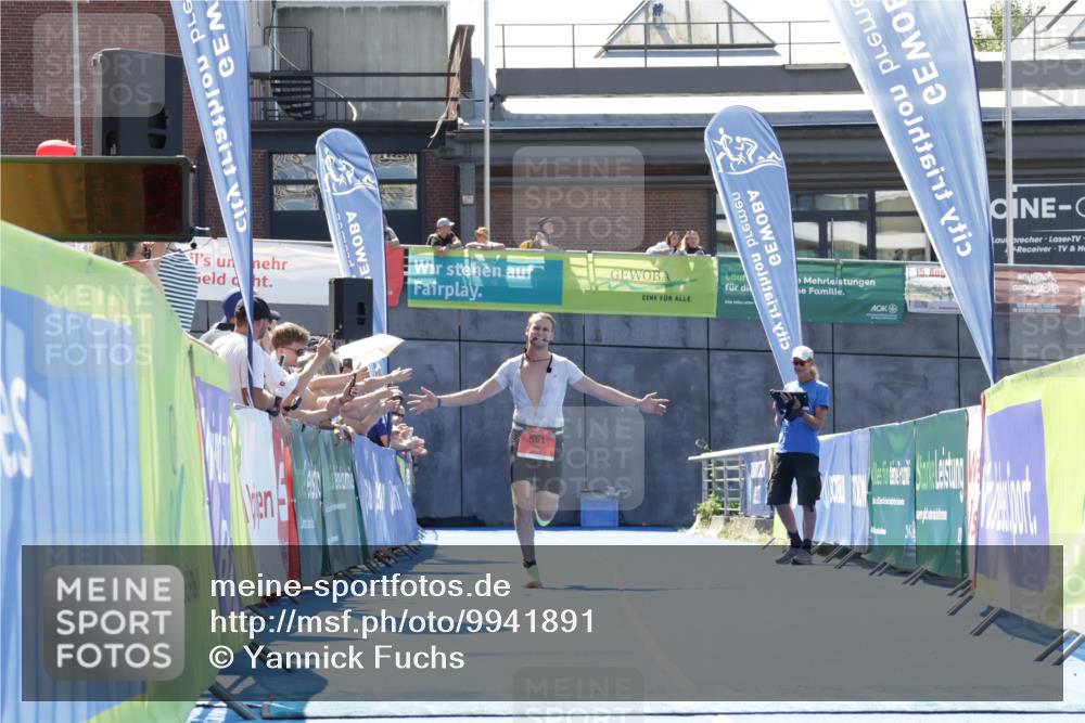 09.08.2026 - GEWOBA Citytriathlon Bremen Yannick Fuchs http://msf.ph/oto/9941891 09.08.2026 14:06:03 Ziel 561 meine-sportfotos.de