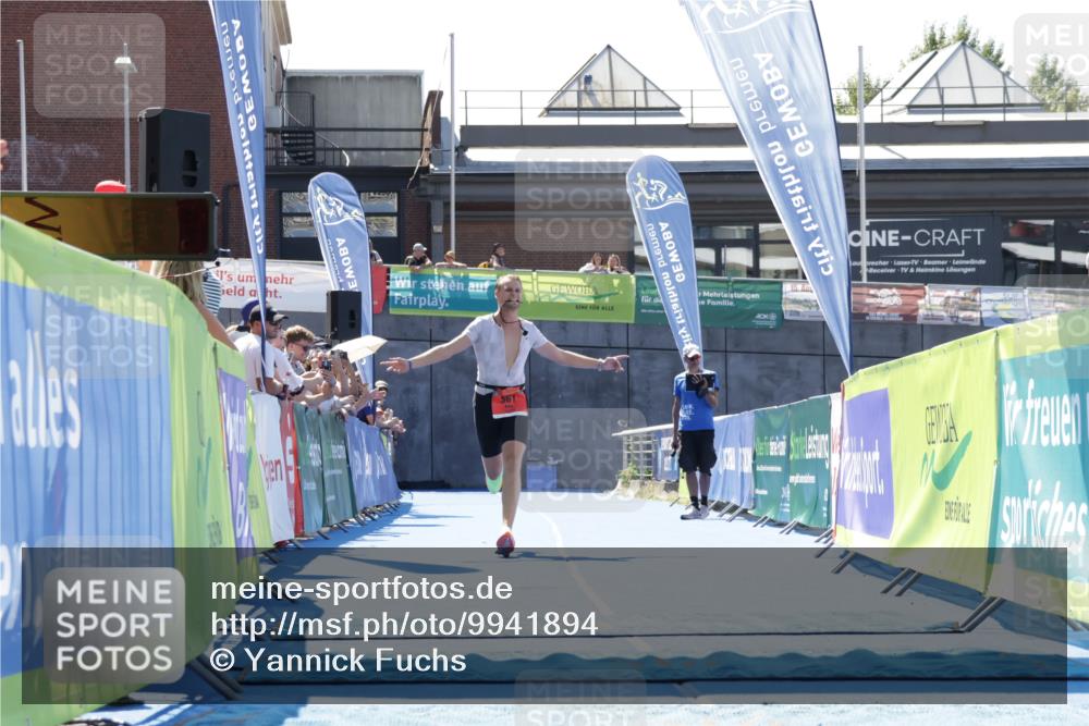 09.08.2026 - GEWOBA Citytriathlon Bremen Yannick Fuchs http://msf.ph/oto/9941894 09.08.2026 14:06:04 Ziel 561 meine-sportfotos.de