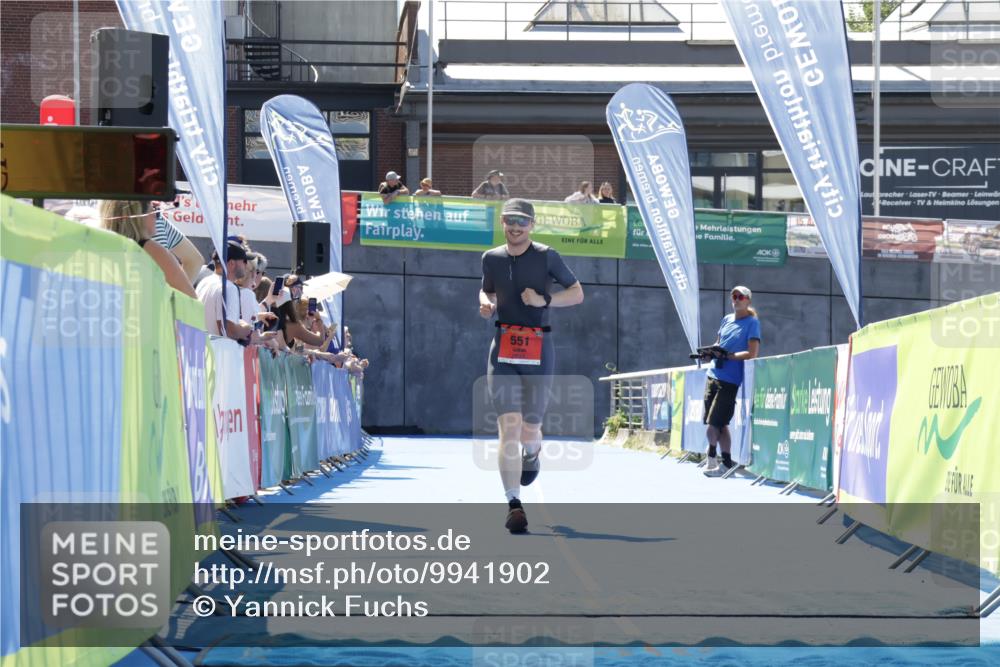 09.08.2026 - GEWOBA Citytriathlon Bremen Yannick Fuchs http://msf.ph/oto/9941902 09.08.2026 14:06:30 Ziel 551 meine-sportfotos.de