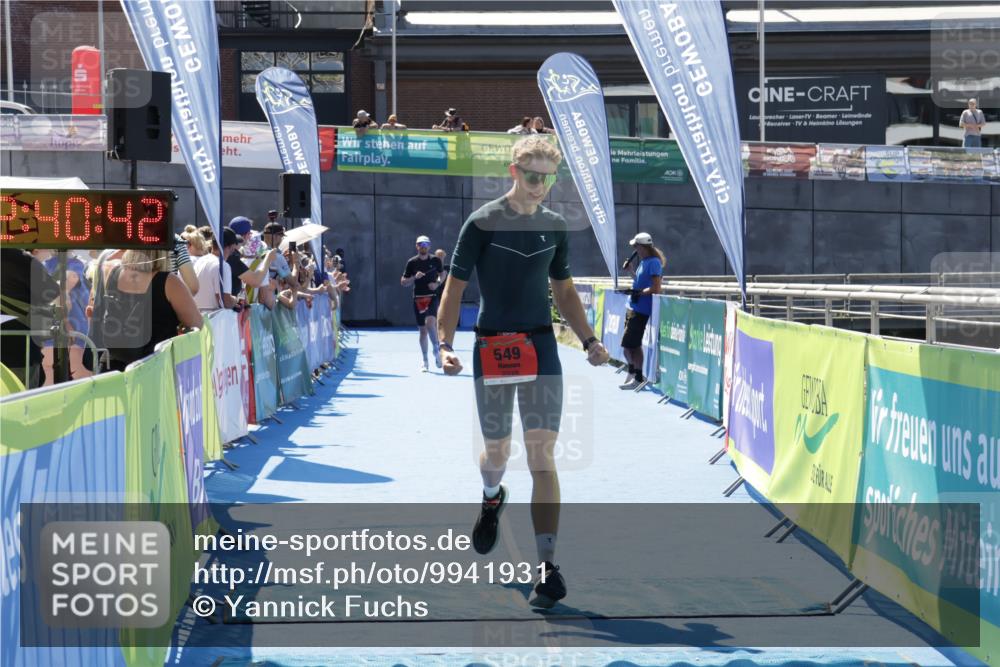 09.08.2026 - GEWOBA Citytriathlon Bremen Yannick Fuchs http://msf.ph/oto/9941931 09.08.2026 14:07:05 Ziel 549 meine-sportfotos.de