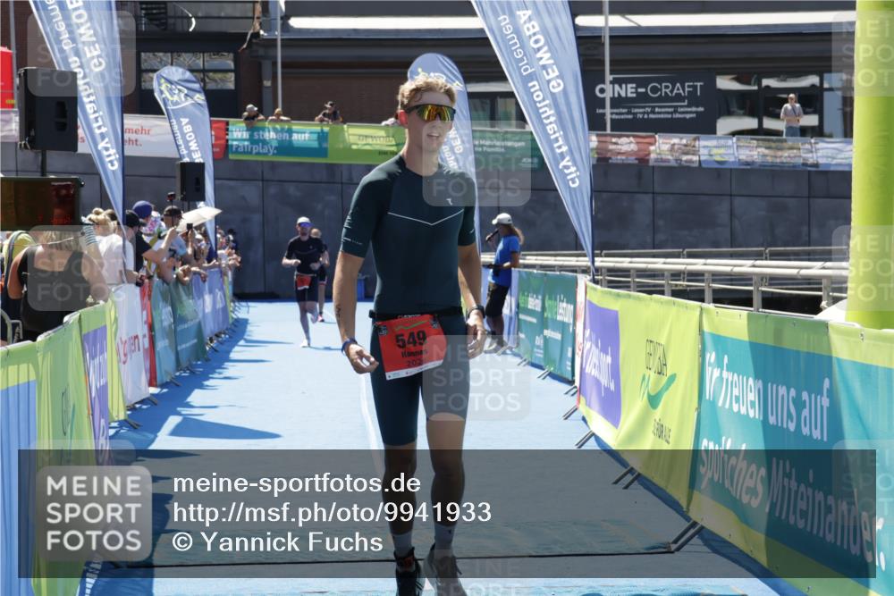 09.08.2026 - GEWOBA Citytriathlon Bremen Yannick Fuchs http://msf.ph/oto/9941933 09.08.2026 14:07:06 Ziel 549, 633 meine-sportfotos.de