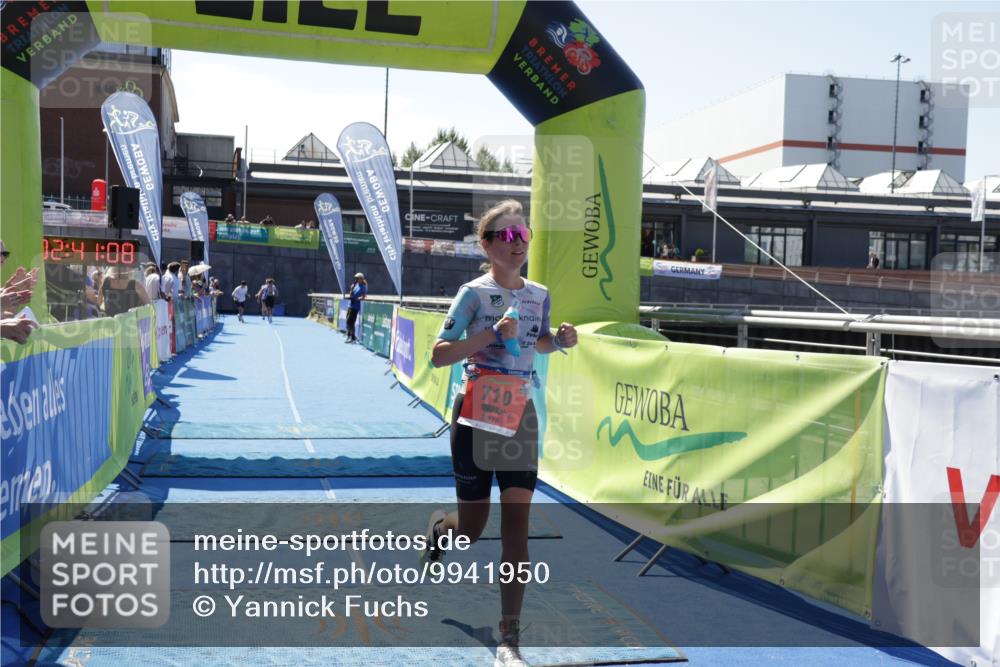 09.08.2026 - GEWOBA Citytriathlon Bremen Yannick Fuchs http://msf.ph/oto/9941950 09.08.2026 14:07:31 Ziel 710 meine-sportfotos.de
