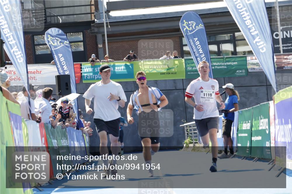 09.08.2026 - GEWOBA Citytriathlon Bremen Yannick Fuchs http://msf.ph/oto/9941954 09.08.2026 14:07:37 Ziel 1119 meine-sportfotos.de
