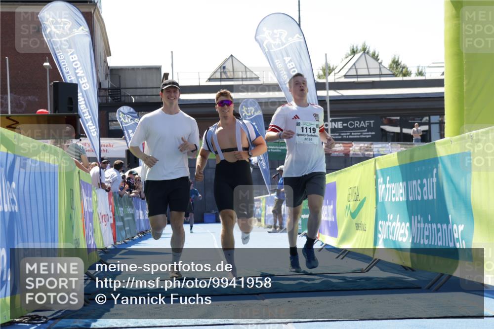 09.08.2026 - GEWOBA Citytriathlon Bremen Yannick Fuchs http://msf.ph/oto/9941958 09.08.2026 14:07:39 Ziel 1119 meine-sportfotos.de