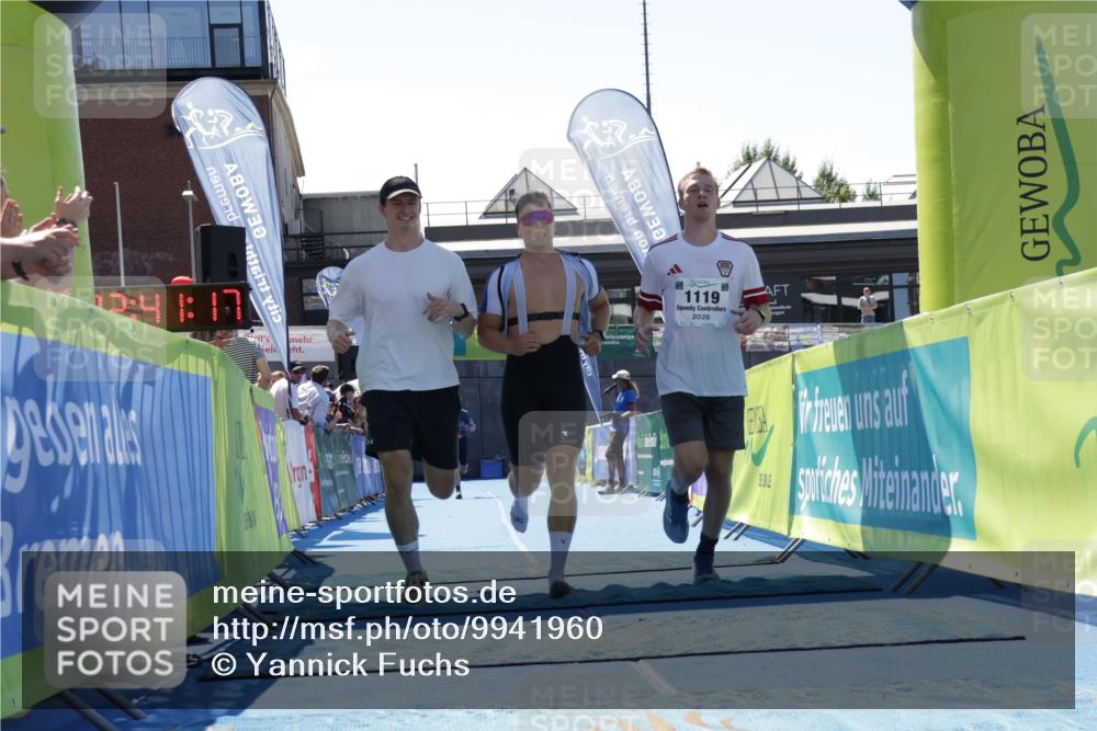 09.08.2026 - GEWOBA Citytriathlon Bremen Yannick Fuchs http://msf.ph/oto/9941960 09.08.2026 14:07:39 Ziel 1119 meine-sportfotos.de