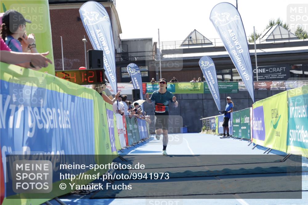 09.08.2026 - GEWOBA Citytriathlon Bremen Yannick Fuchs http://msf.ph/oto/9941973 09.08.2026 14:07:43 Ziel 676, 1119 meine-sportfotos.de