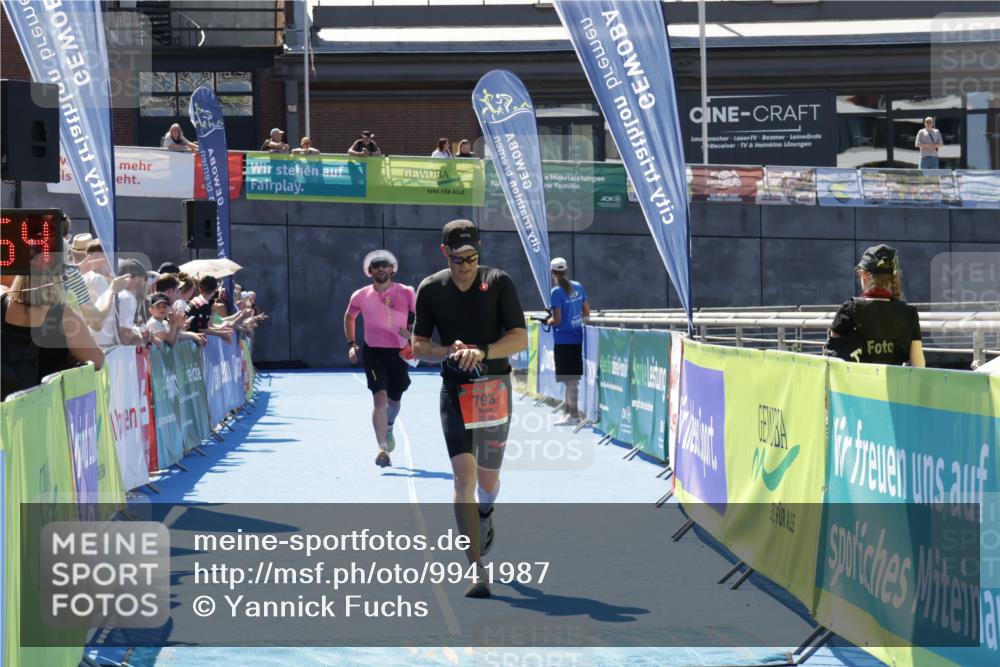 09.08.2026 - GEWOBA Citytriathlon Bremen Yannick Fuchs http://msf.ph/oto/9941987 09.08.2026 14:08:16 Ziel 692, 793 meine-sportfotos.de