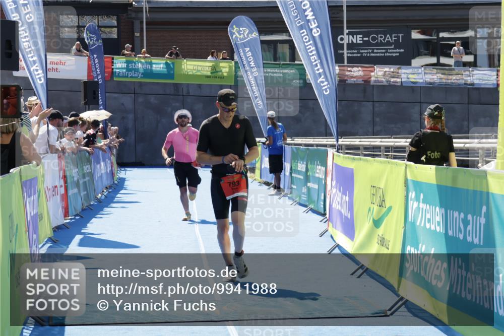 09.08.2026 - GEWOBA Citytriathlon Bremen Yannick Fuchs http://msf.ph/oto/9941988 09.08.2026 14:08:17 Ziel 692, 793 meine-sportfotos.de