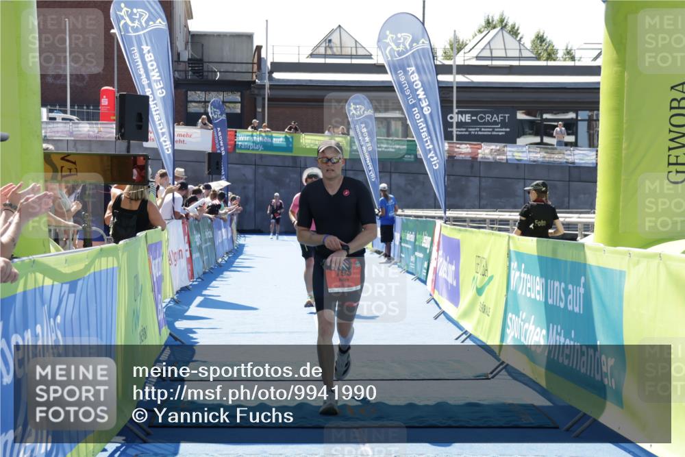 09.08.2026 - GEWOBA Citytriathlon Bremen Yannick Fuchs http://msf.ph/oto/9941990 09.08.2026 14:08:18 Ziel 692, 793 meine-sportfotos.de