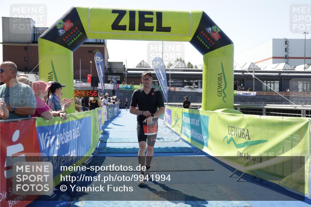09.08.2026 - GEWOBA Citytriathlon Bremen Yannick Fuchs http://msf.ph/oto/9941994 09.08.2026 14:08:19 Ziel 692, 793 meine-sportfotos.de